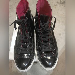 Excellent Condition Black Patent Converse HighTops/Red Canvas Lining *Unisex